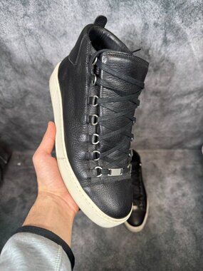 Size 42 | Balenciaga Arena No Box | Pre-Owned